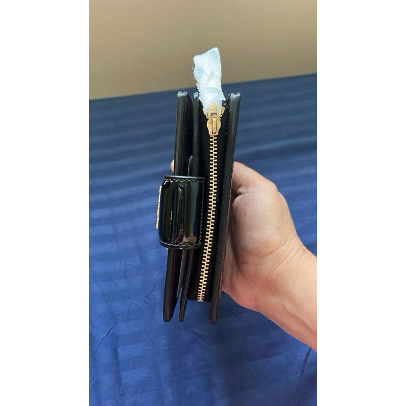 CCH MEDIUM CORNER ZIP WALLET SIGNATURE PATENT BLACK