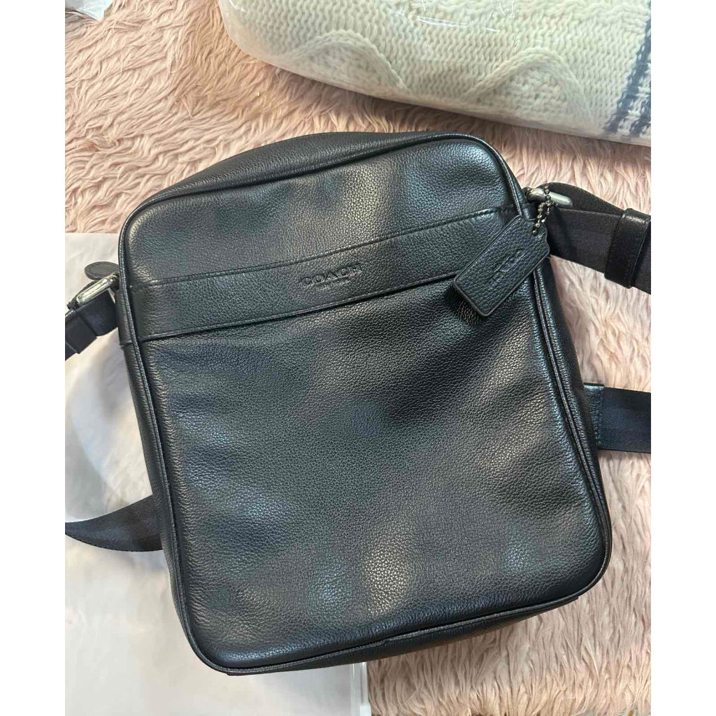 ORIG Preloved CCH Charles Flight Men Black Bag