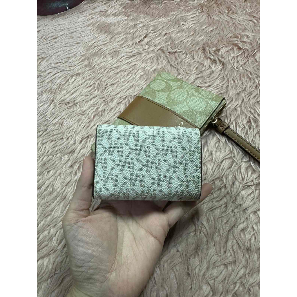 ORIG Preloved MK Trifold Small White/Pink Wallet