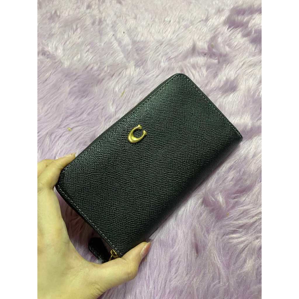 ORIG Preloved CCH Retail Medium Zip Around Black Wallet