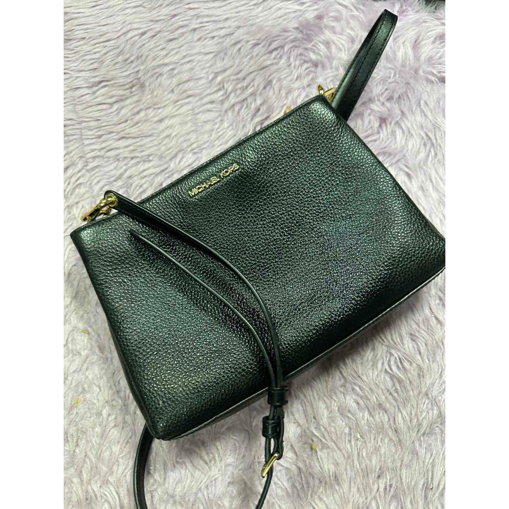 ORIG Preloved MK Trisha Medium Pebbled Leather Crossbody Black Bag