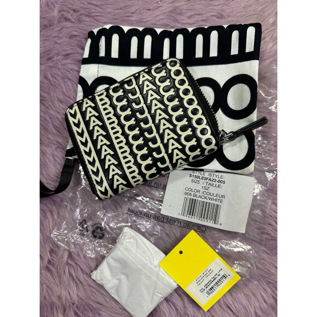 ORIG Preloved MJ The monogram leather zip around black coin card wallet