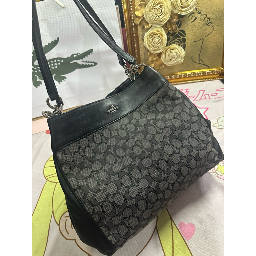 ORIG Preloved CCH Lexy Shoulder Outline Signature Black Hobo Bag