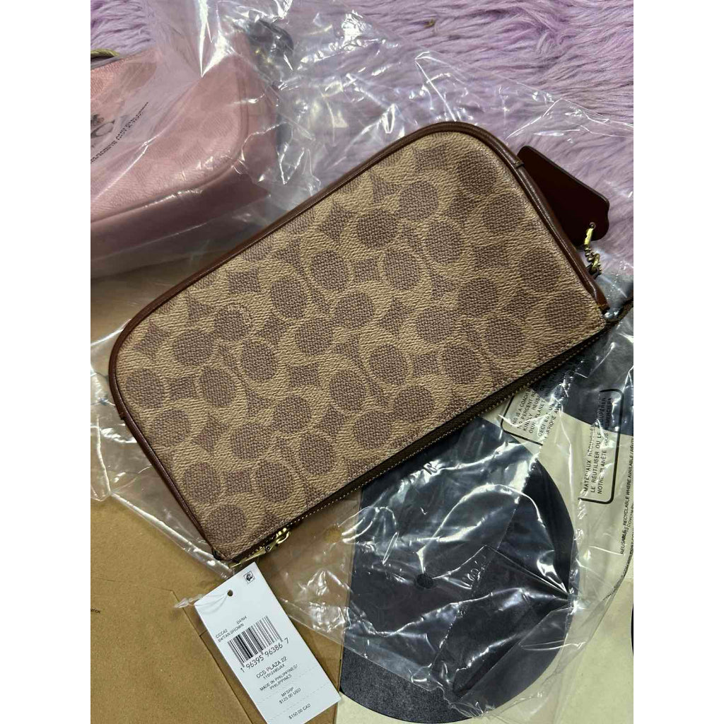 ORIG & IMPORTED CCH Retail Plaza 22 Small Shoulder Bag in Tan Brown