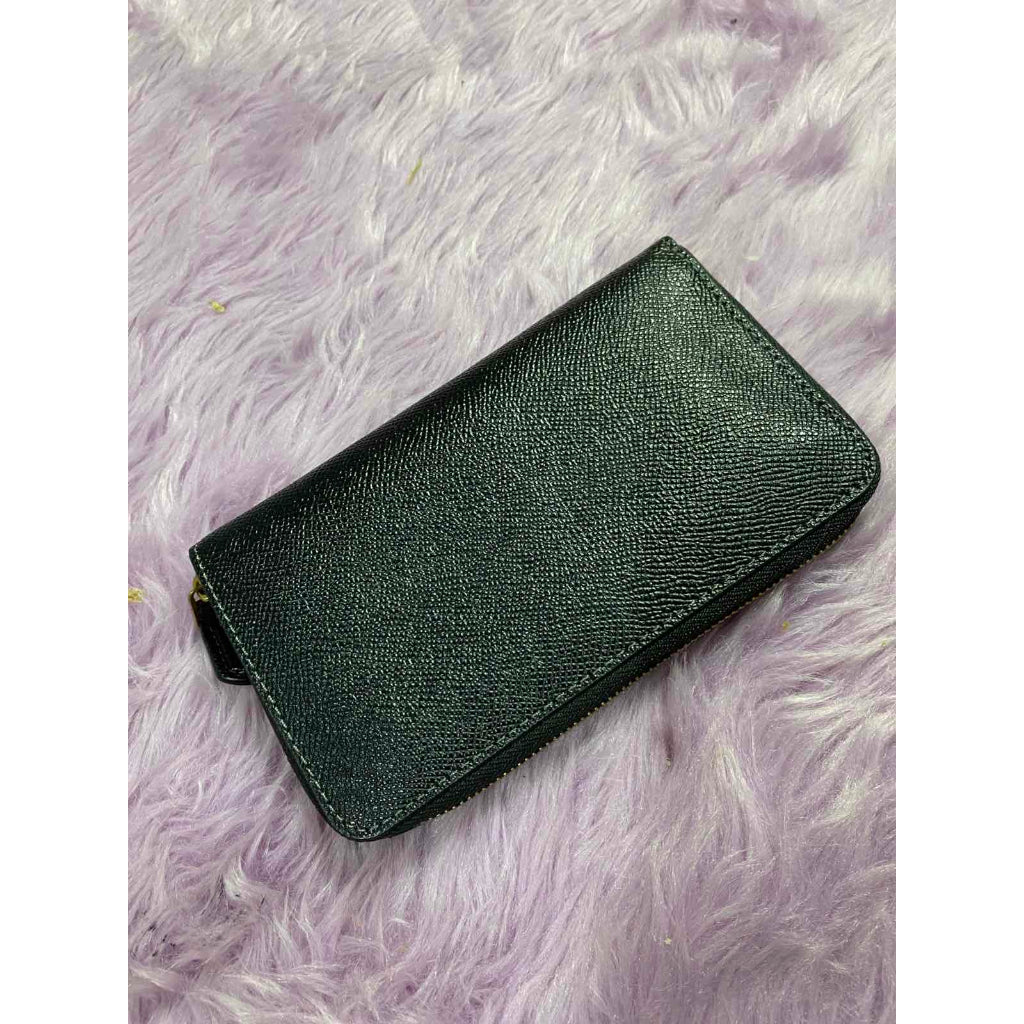 ORIG Preloved CCH Retail Medium Zip Around Black Wallet