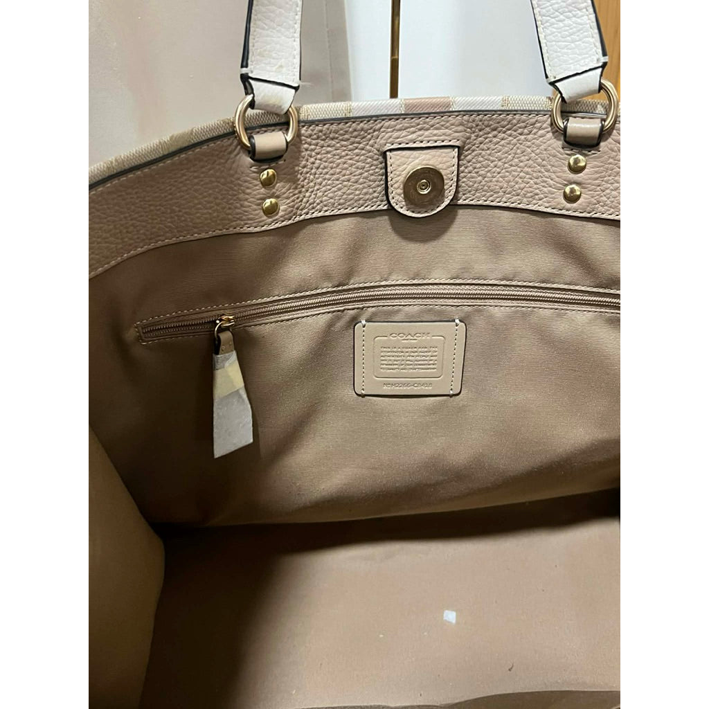 ORIG Preloved CCH Dempsey Large Tote White Bag 40 In Signature Jacquard