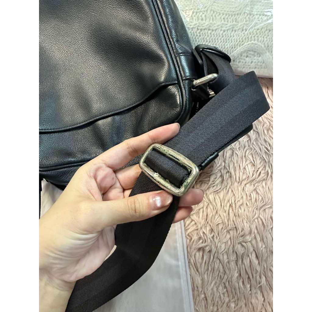 ORIG Preloved CCH Charles Flight Men Black Bag