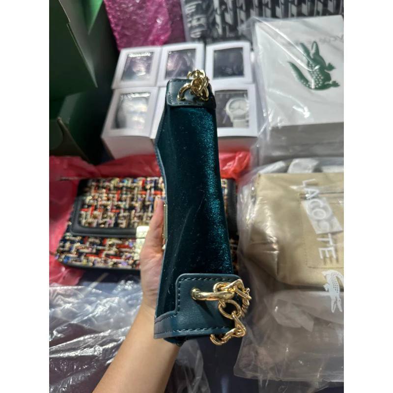 AUTHENTIC/ORIGINAL Guess Green Clutch Crossbody Bag