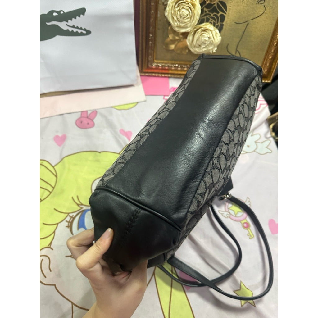 ORIG Preloved CCH Lexy Shoulder Outline Signature Black Hobo Bag