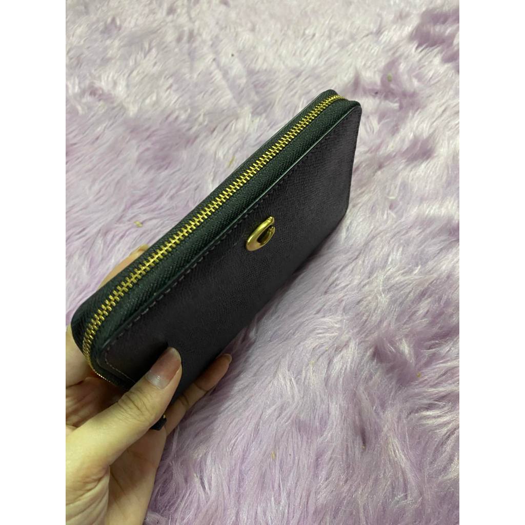 ORIG Preloved CCH Retail Medium Zip Around Black Wallet