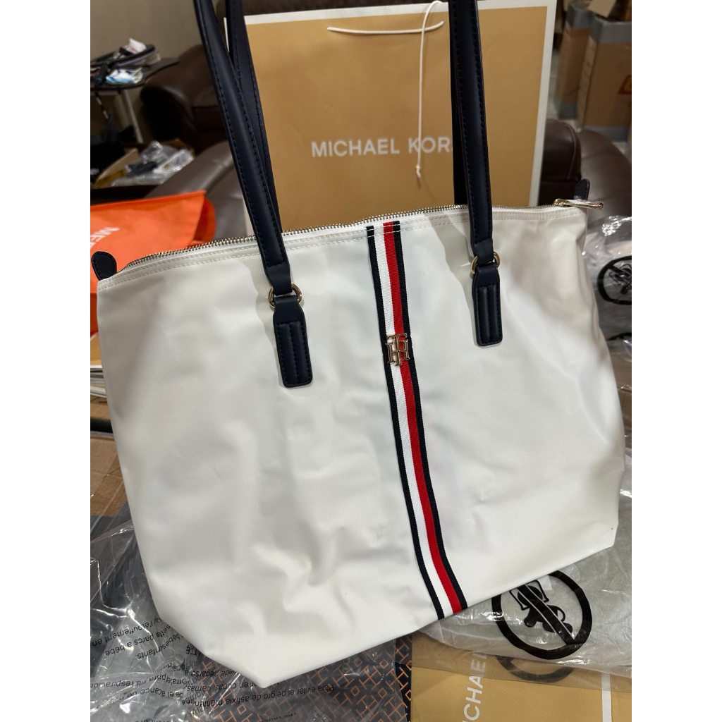 ORIG & IMPORTED Tommy Poppy Tote Corp White Bag