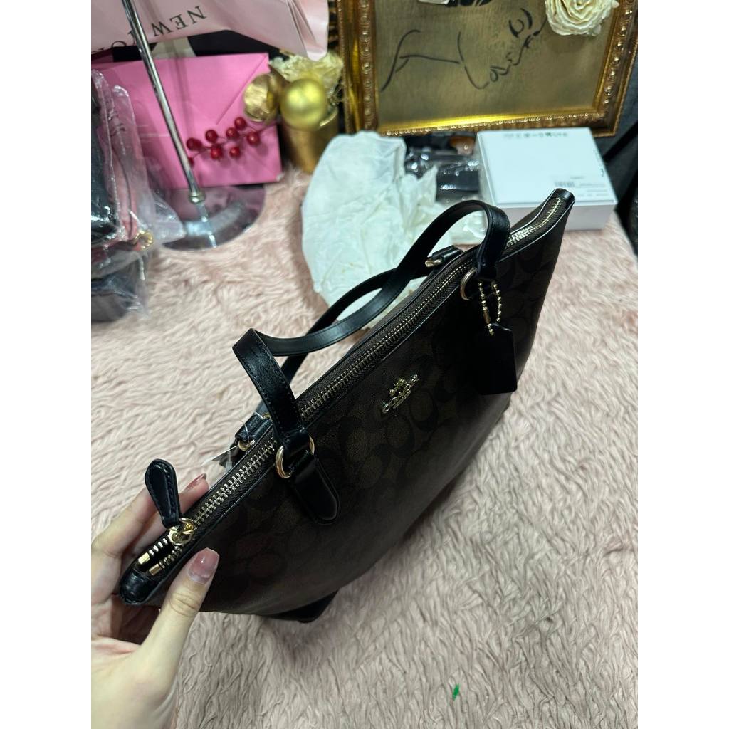 ORIG & IMPORTED CCH RARE Zip Top Tote Brown Medium Bag