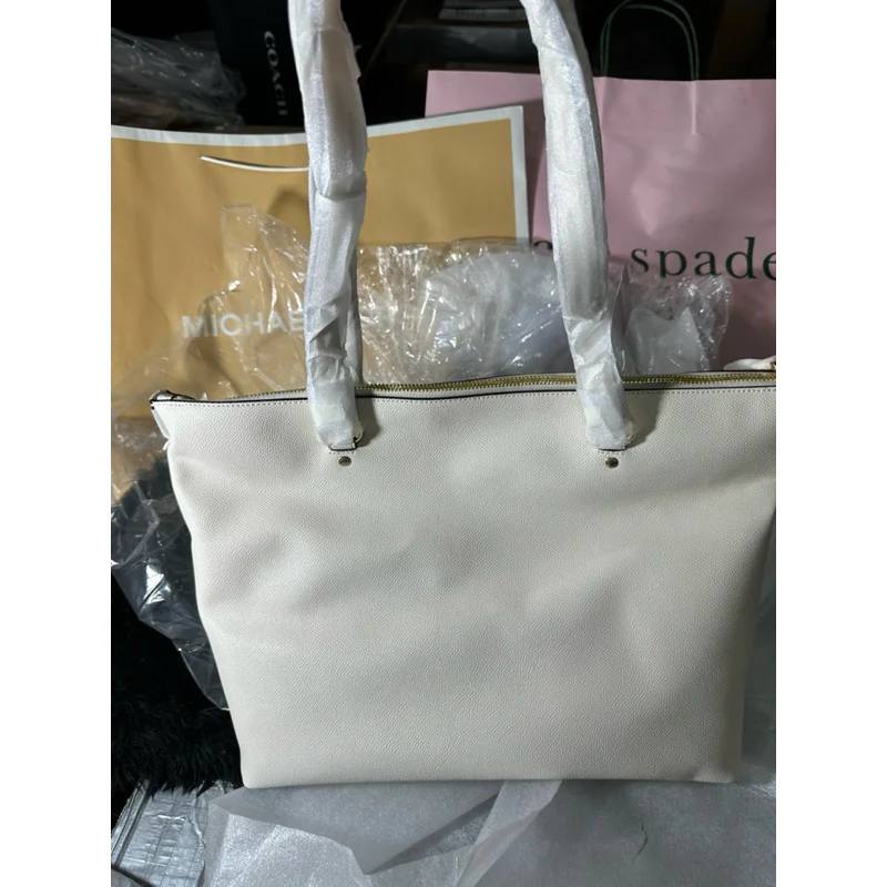AUTHENTIC/ORIGINAL CCH Gallery Tote Bag in Chalk White