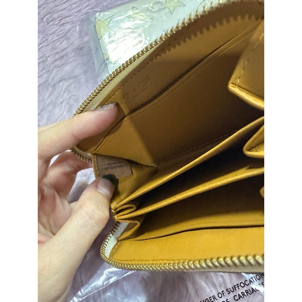 ORIG & IMPORTED CCH Essential Small Zip Around Card Case Star Print White Wallet