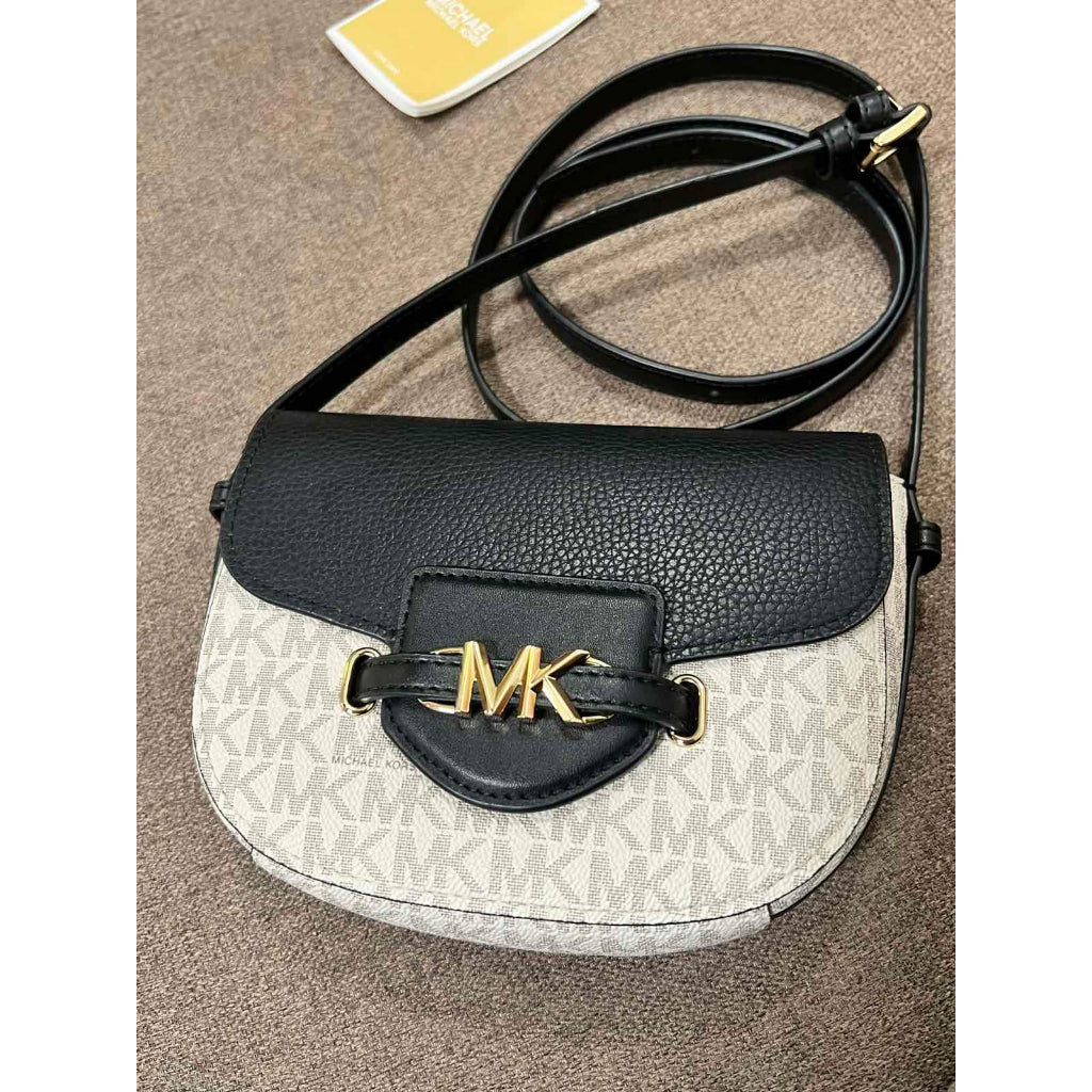 ORIG Preloved MK Reed Small Logo Flap Crossbody Bag Vanilla/Black