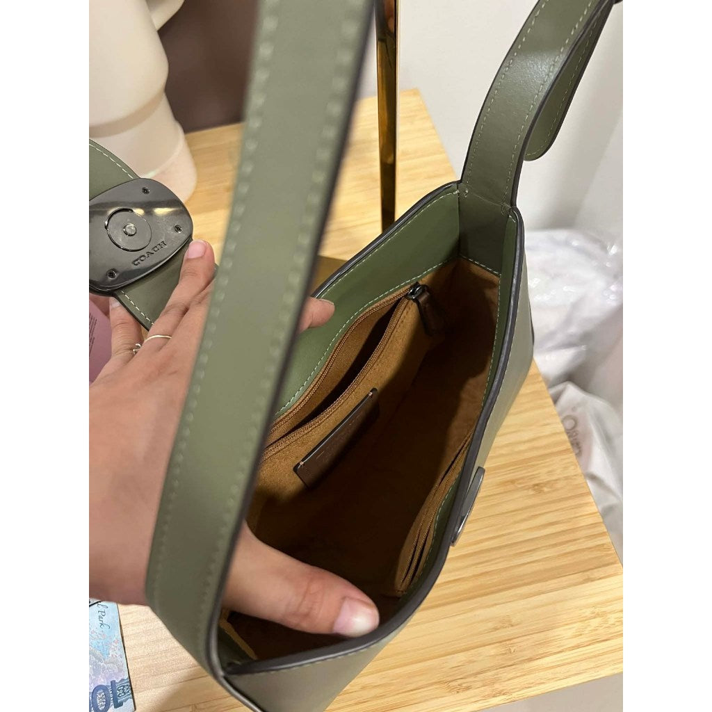 ORIG Preloved CCH Eliza Shoulder Green Bag