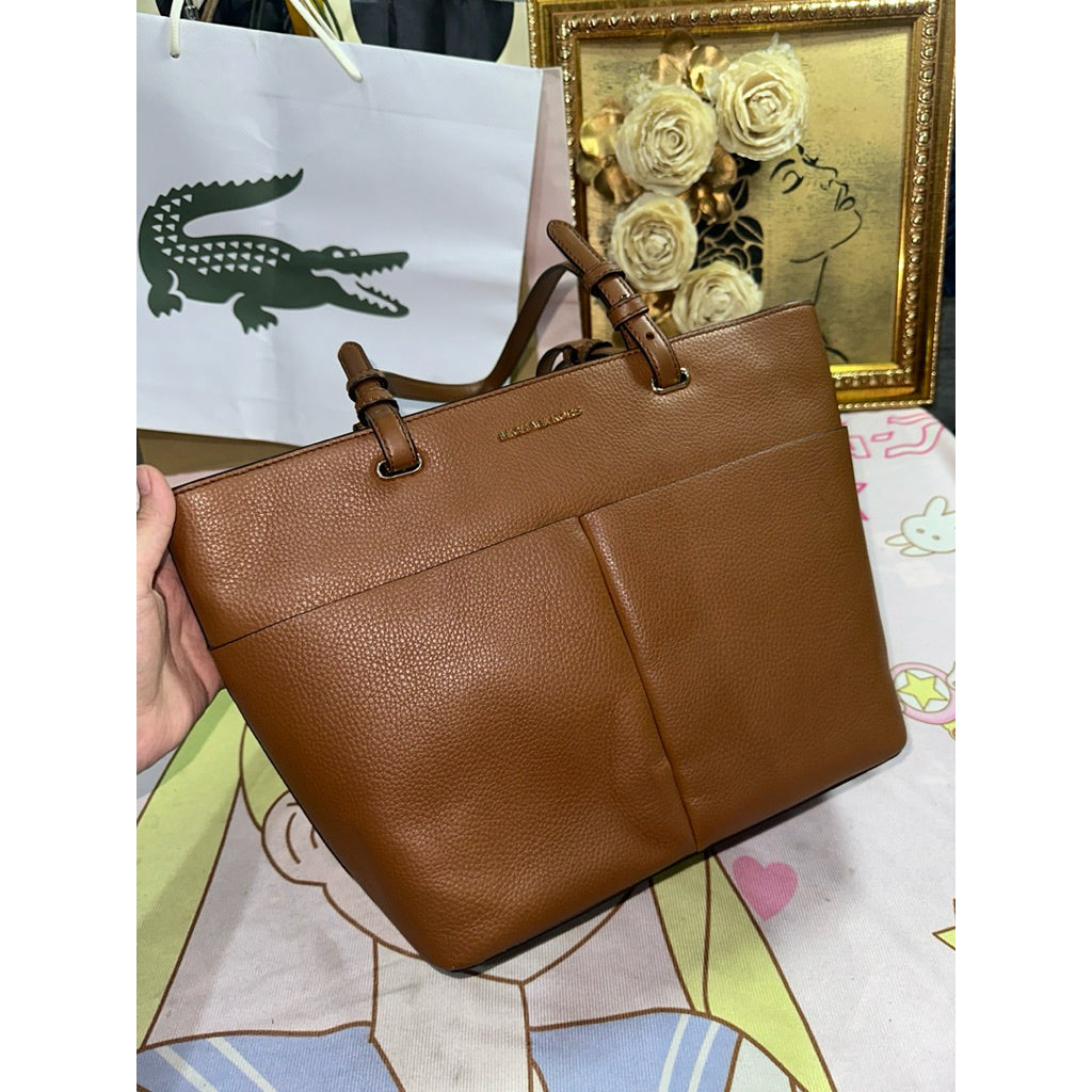 ORIG Preloved WITH FLAW MK Bedford Medium Top Zip Pocket Tote Brown Bag