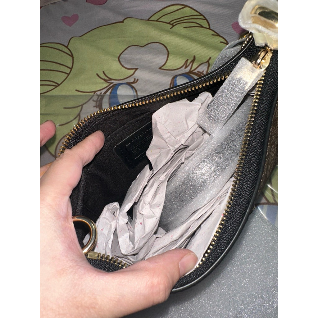 ORIG & IMPORTED CCH Teri Shoulder Bag in Khaki/Black