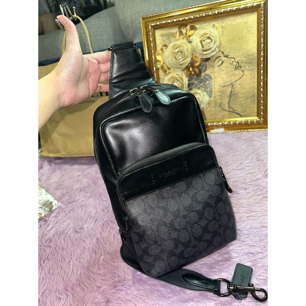 ORIG Preloved CCH Retail Gotham Pack In Signature Canvas Men Body Bag Black