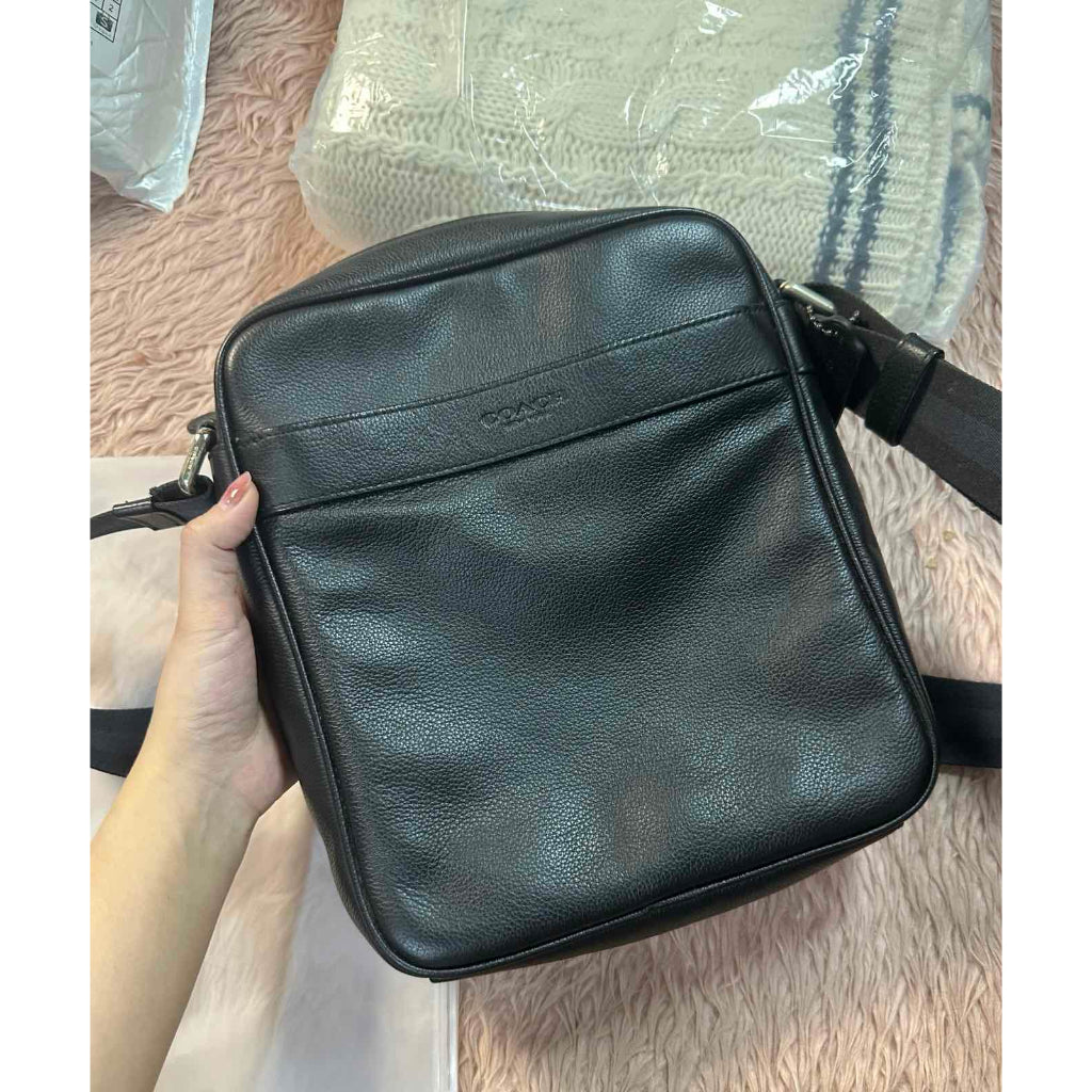 ORIG Preloved CCH Charles Flight Men Black Bag