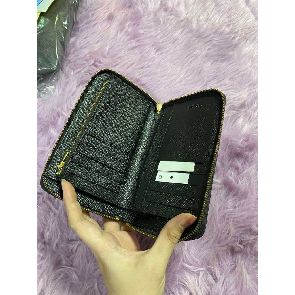 ORIG Preloved CCH Retail Medium Zip Around Black Wallet