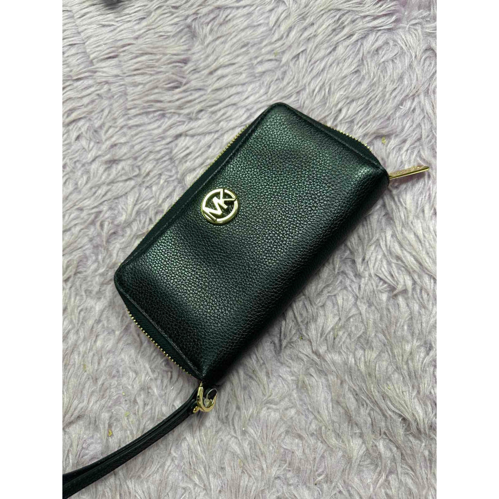 ORIG Preloved MK Fulton Phone Wristlet Medium Black Wallet