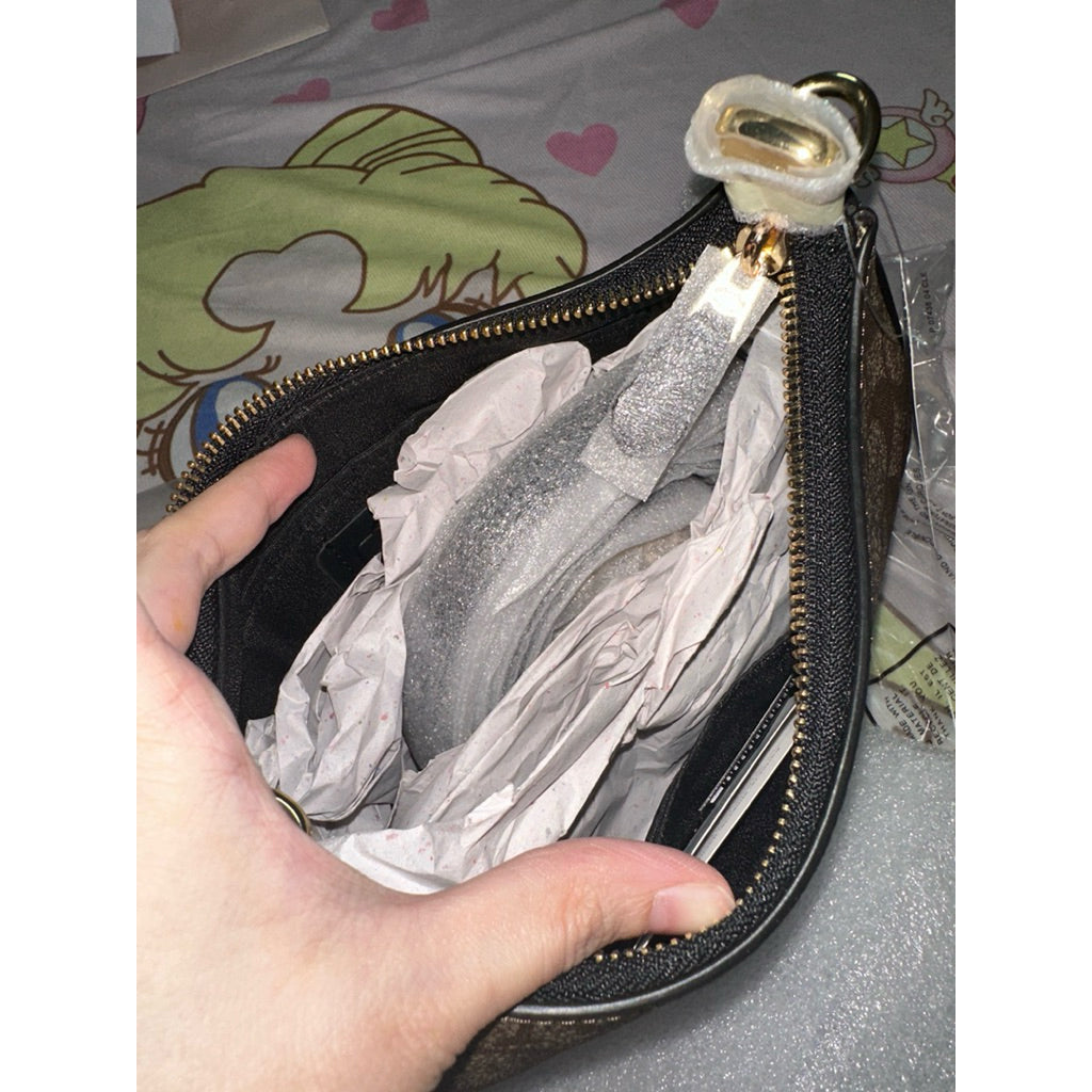 ORIG & IMPORTED CCH Teri Shoulder Bag in Khaki/Black