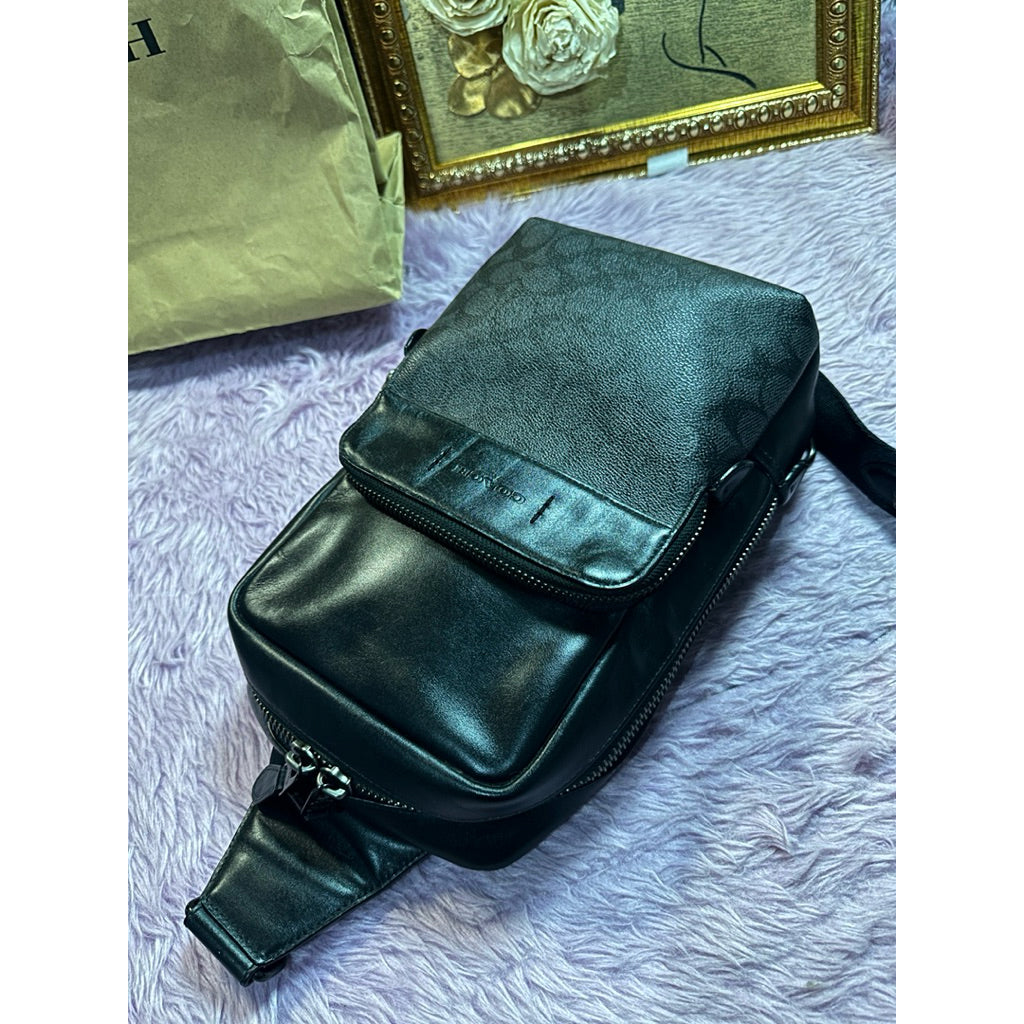 ORIG Preloved CCH Retail Gotham Pack In Signature Canvas Men Body Bag Black