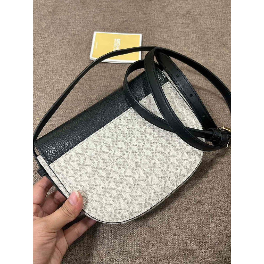 ORIG Preloved MK Reed Small Logo Flap Crossbody Bag Vanilla/Black