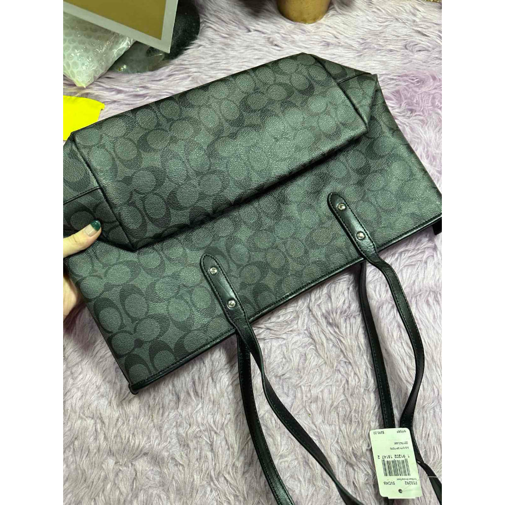 ORIG & IMPORTED CCH City Zip Tote In Signature Canvas Black Bag