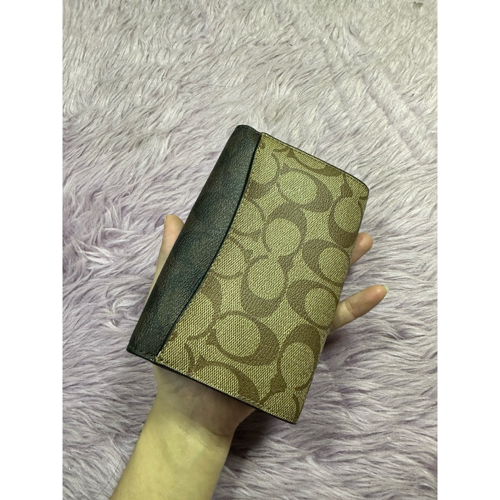 ORIG & IMPORTED CCH Kleo Medium Flap Black Wallet