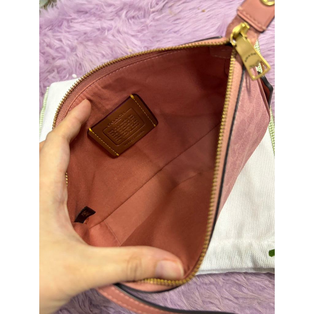 ORIG Preloved CCH Retail Plaza 22 Small Shoulder Bag Pink