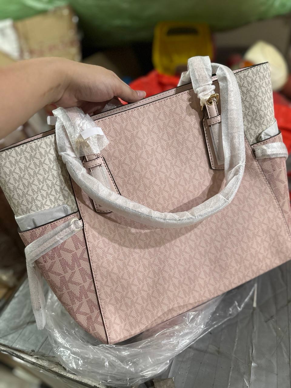 ORIG & IMPORTED Michael Kors MK Voyager Large Signature Logo Tote Bag Pink