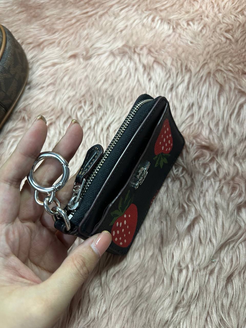 AUTHENTIC/ORIGINAL Preloved COACH Multifunction Card Case Wallet With Wild Strawberry Print