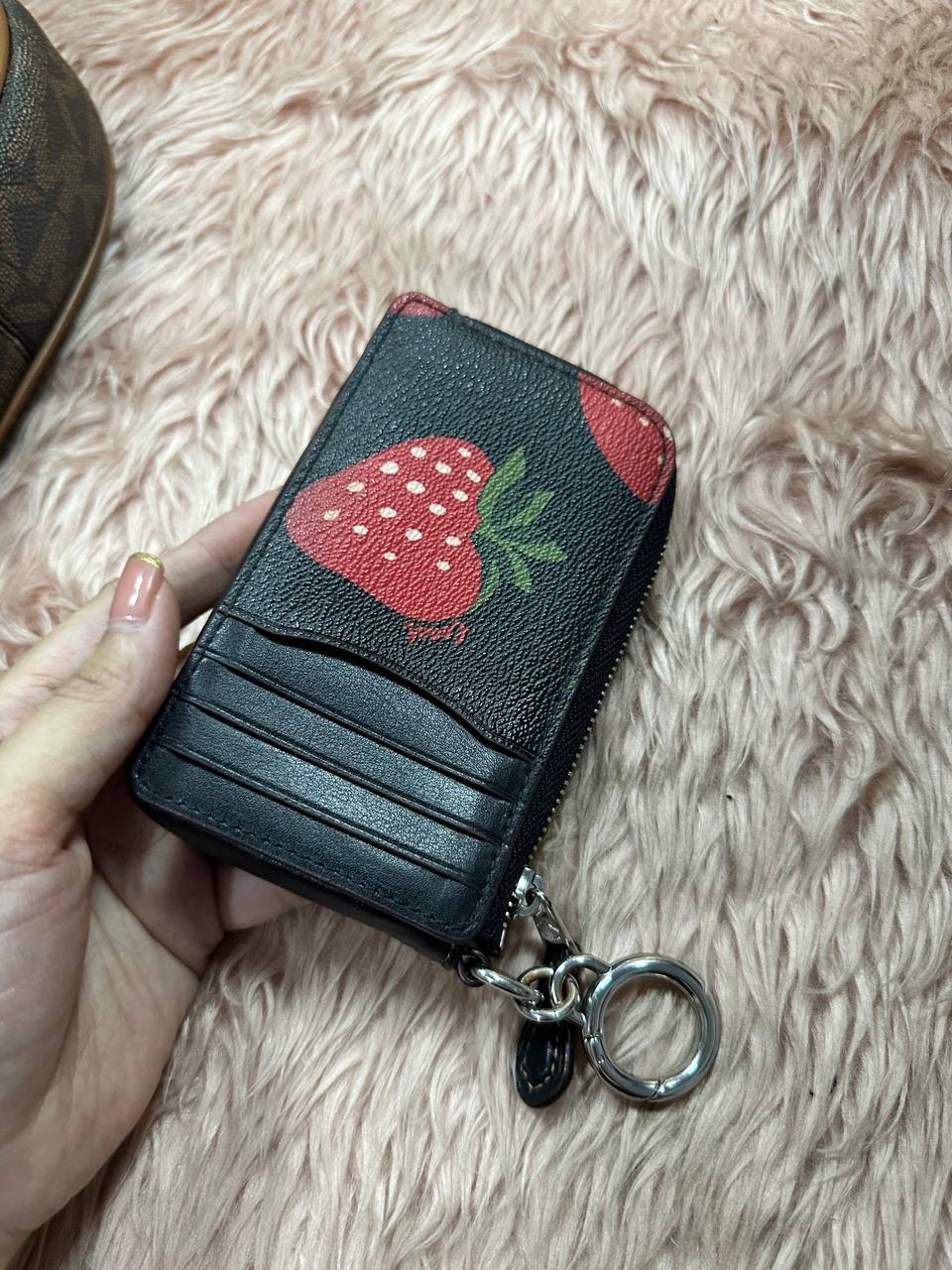 AUTHENTIC/ORIGINAL Preloved COACH Multifunction Card Case Wallet With Wild Strawberry Print