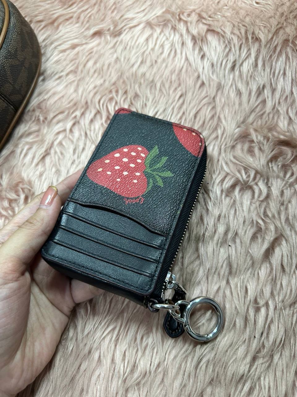 AUTHENTIC/ORIGINAL Preloved COACH Multifunction Card Case Wallet With Wild Strawberry Print
