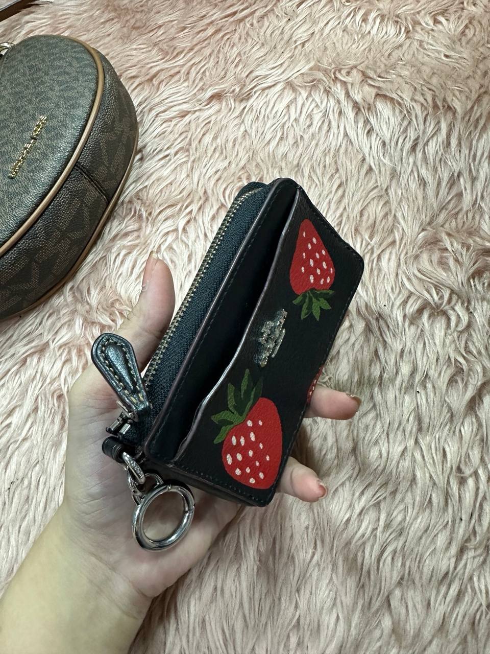 AUTHENTIC/ORIGINAL Preloved COACH Multifunction Card Case Wallet With Wild Strawberry Print