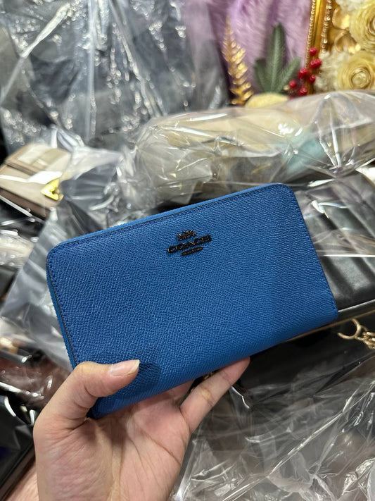 ORIG & IMPORTED COACH Medium Zip Around Wallet Blue