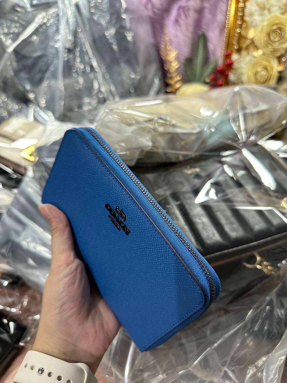 ORIG & IMPORTED COACH Medium Zip Around Wallet Blue