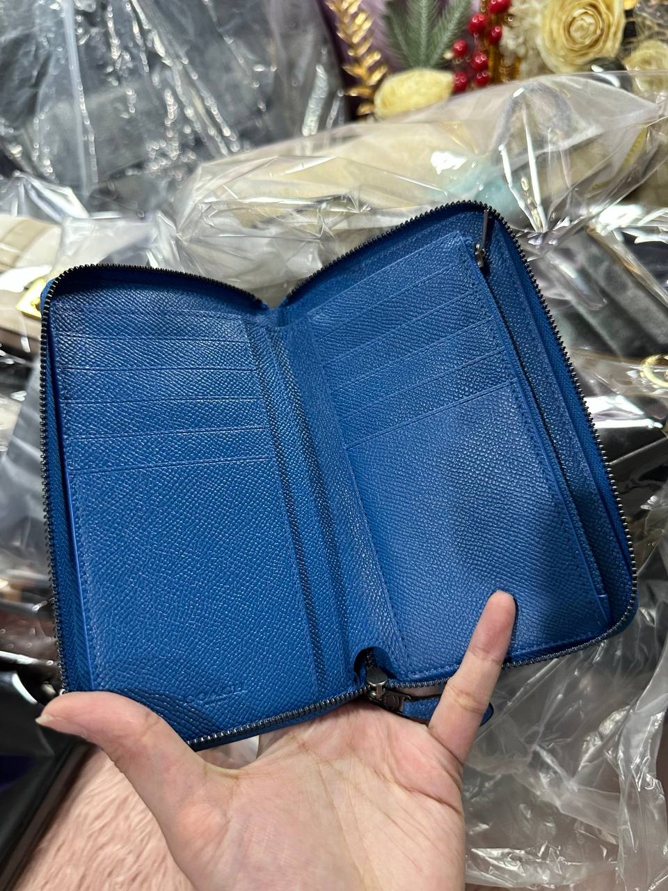 ORIG & IMPORTED COACH Medium Zip Around Wallet Blue