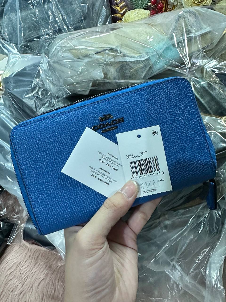 ORIG & IMPORTED COACH Medium Zip Around Wallet Blue
