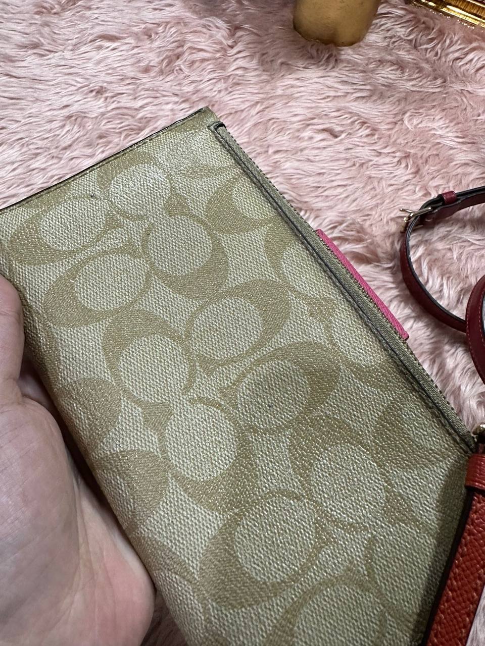 AUTHENTIC/ORIGINAL Preloved COACH Phone Tech Wallet Khaki Pink