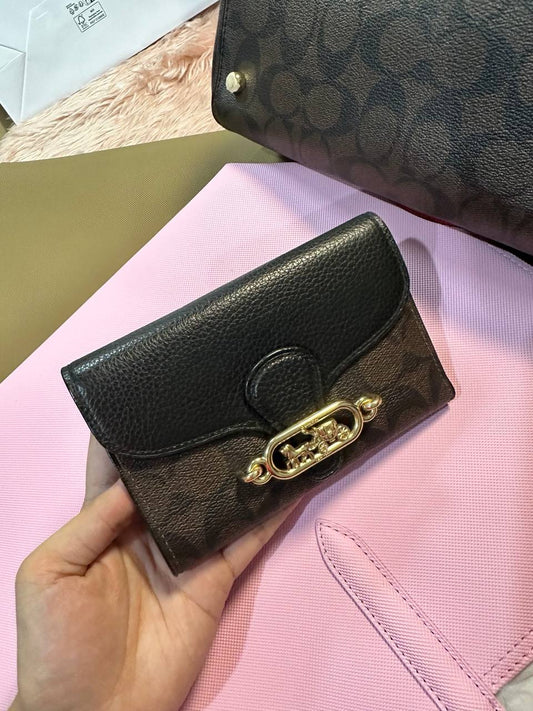 AUTHENTIC/ORIGINAL Preloved COACH Jade Medium Envelope Wallet Brown