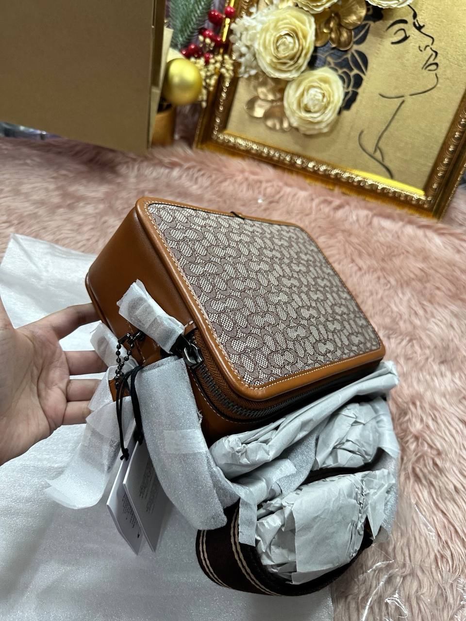 ORIG COACH RETAIL CHARTER CROSSBODY 24 IN MICRO SIGNATURE JACQUARD BROWN