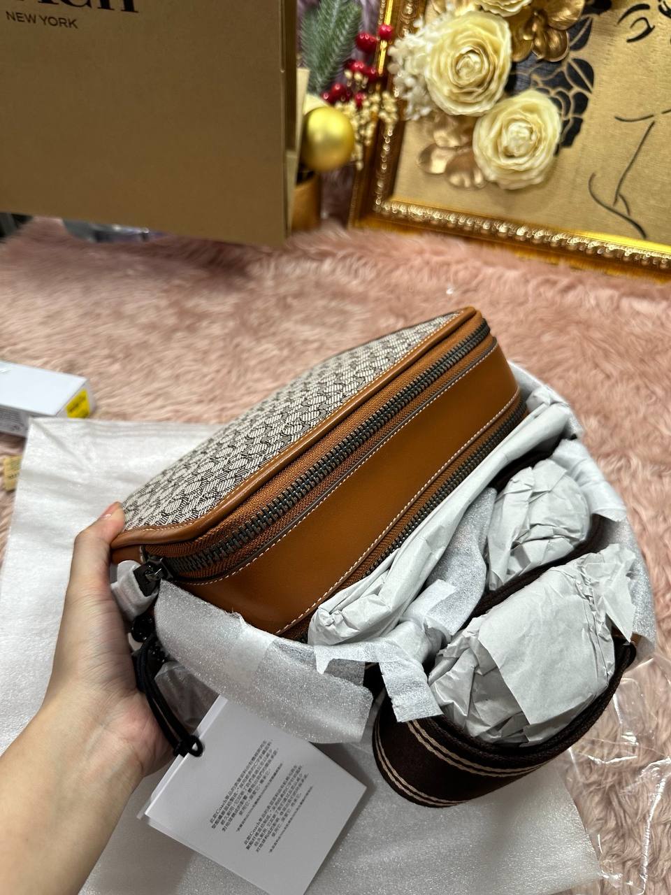 ORIG COACH RETAIL CHARTER CROSSBODY 24 IN MICRO SIGNATURE JACQUARD BROWN