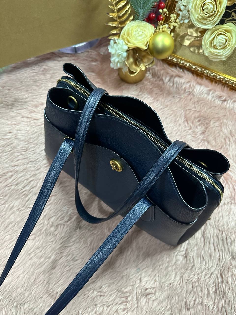 ORIG Preloved Coach Lora Carryall 30 Large Navy Tote Bag
