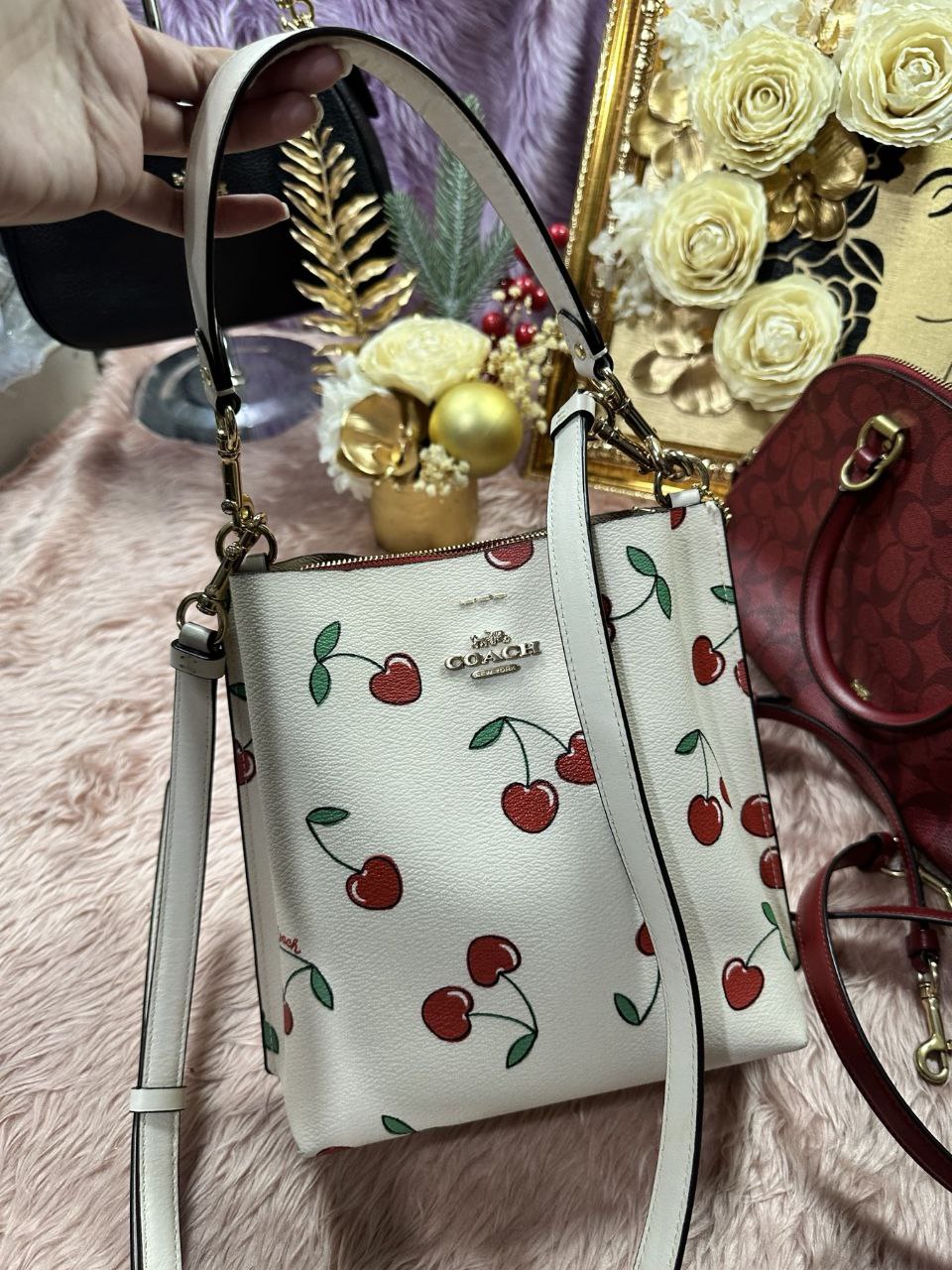 ORIG Preloved Coach Mollie Bucket 22 With Heart Cherry Print Crossbody Bag White