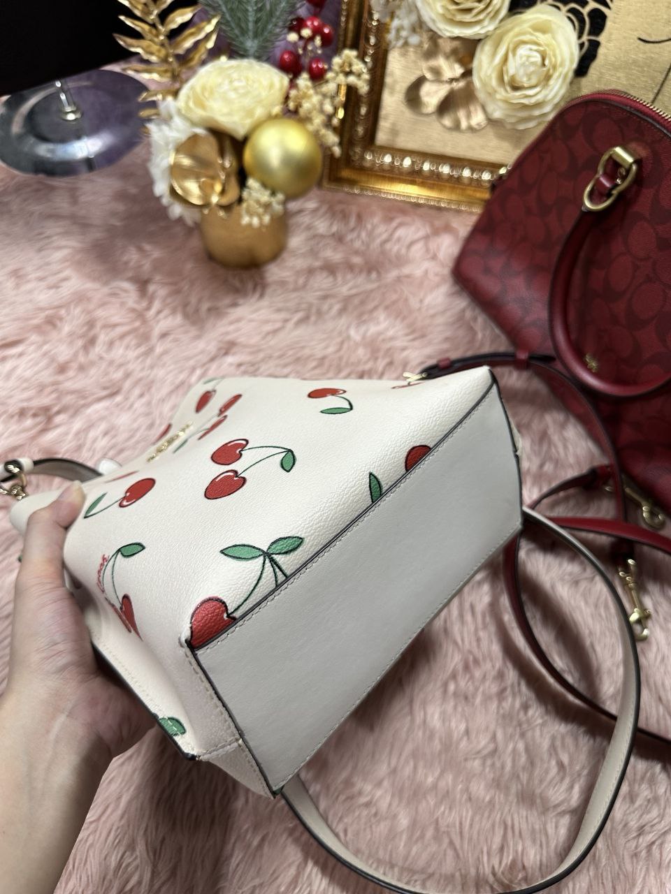 ORIG Preloved Coach Mollie Bucket 22 With Heart Cherry Print Crossbody Bag White