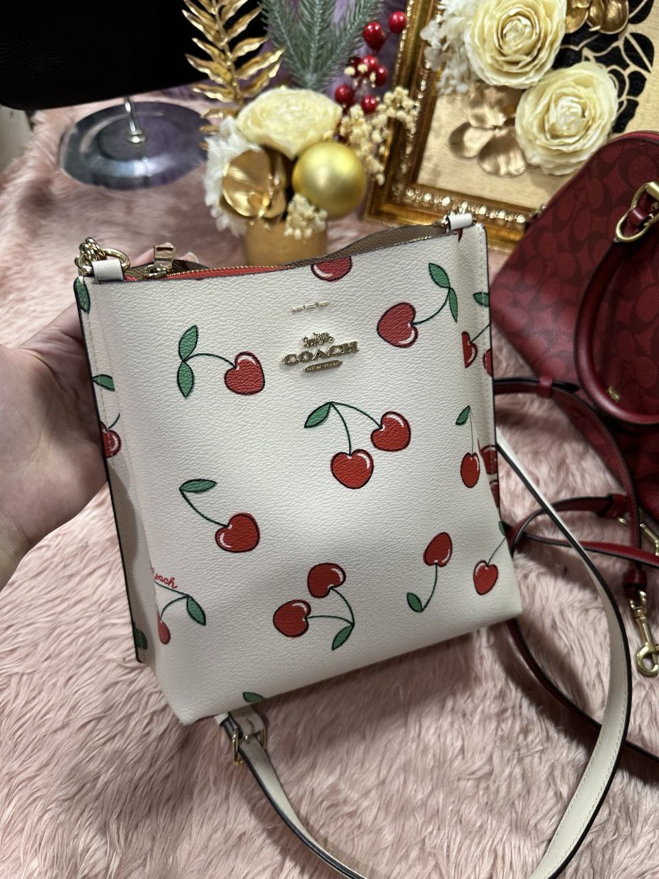 ORIG Preloved Coach Mollie Bucket 22 With Heart Cherry Print Crossbody Bag White