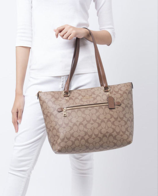 ORIG Preloved Coach Gallery Tote In Signature Canvas Khaki Brown Bag